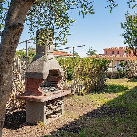 Appartamento Trilocale Le Canne 4 Posti Letto Con Giardino E Posto Auto Privato Сан-Теодоро Экстерьер фото